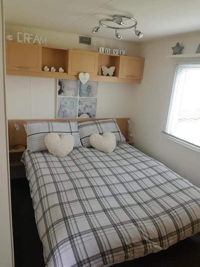 I 10 Caravan 4 Berth Chase Caravan Park 英戈尔德梅尔斯 外观 照片